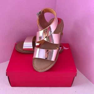 ***SOLD*** 10 toddler sandals